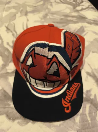 Gorra Vintage Indians Negra y Naranja