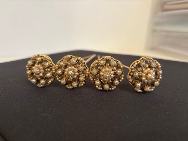 Aderezo de oro viejo y perlas