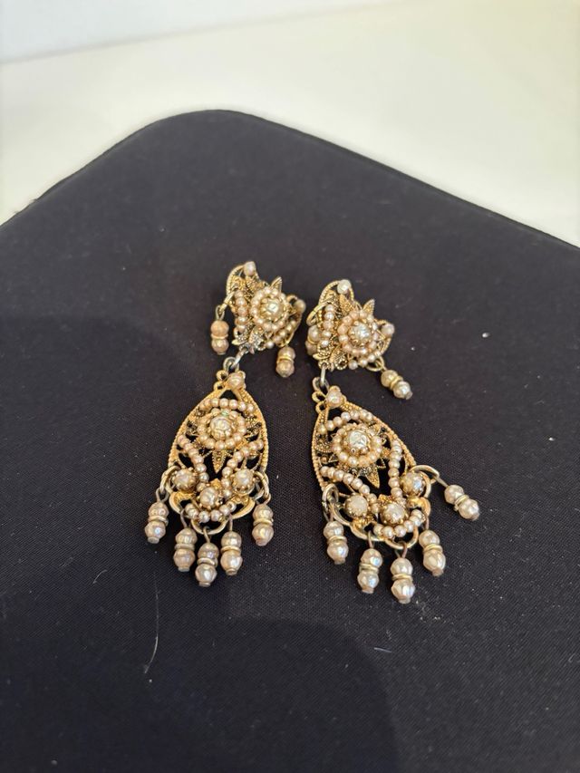 Aderezo de oro viejo y perlas