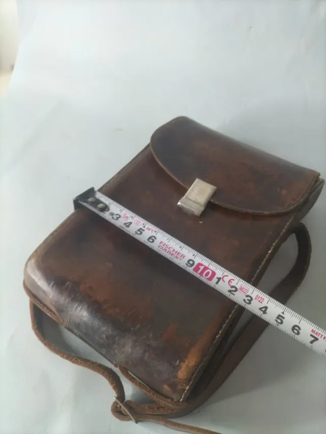 Cartera antigua de cuero