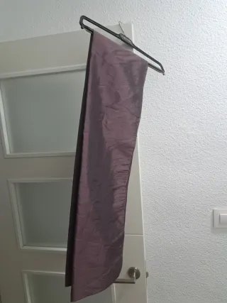 Vestido de fiesta morado y marrón