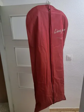 Vestido de fiesta morado y marrón