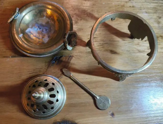 Incensario antiguo de latón