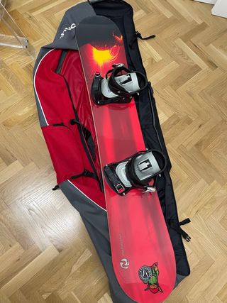 Tabla Snowboard Roja con Fijaciones y funda