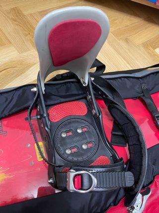 Tabla Snowboard Roja con Fijaciones y funda