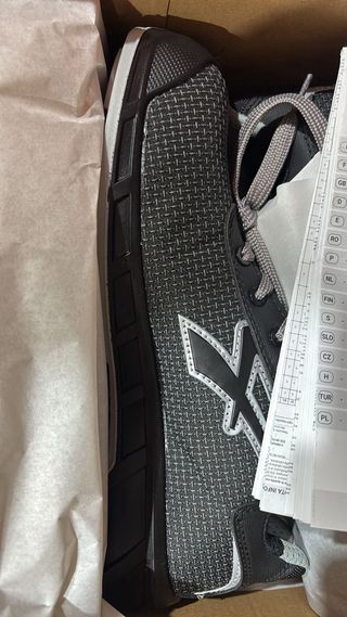 Zapatos de seguridad U-Power negros y grises