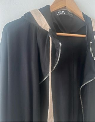 Chaqueta nueva de  Zara con capucha y cremallera