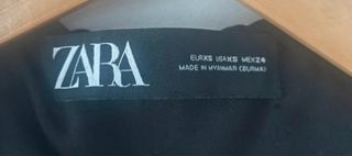 Chaqueta nueva de  Zara con capucha y cremallera