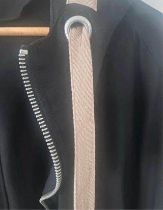 Chaqueta nueva de  Zara con capucha y cremallera