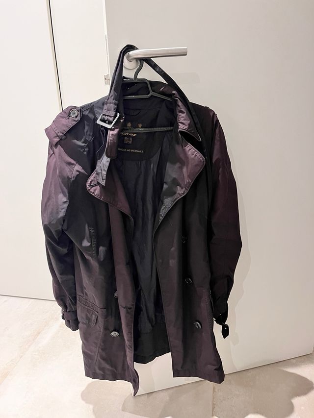 Gabardina Barbour Negra/Morada