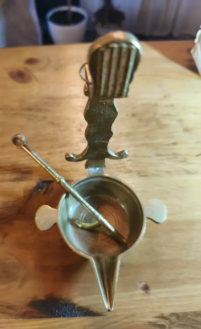 Candil antiguo de latón