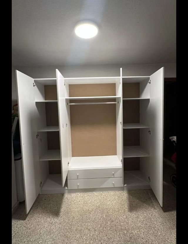 Armario Blanco y Marrón