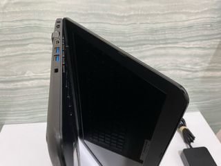 Portátil Asus Intel i7 12GB RAM