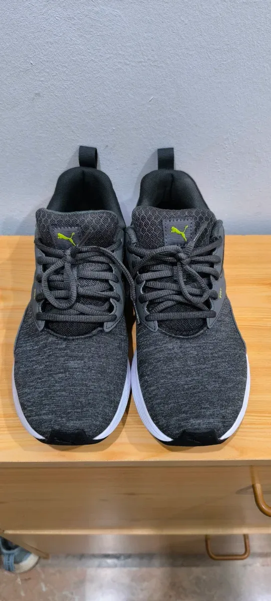 Zapatillas Puma Grises y Amarillas