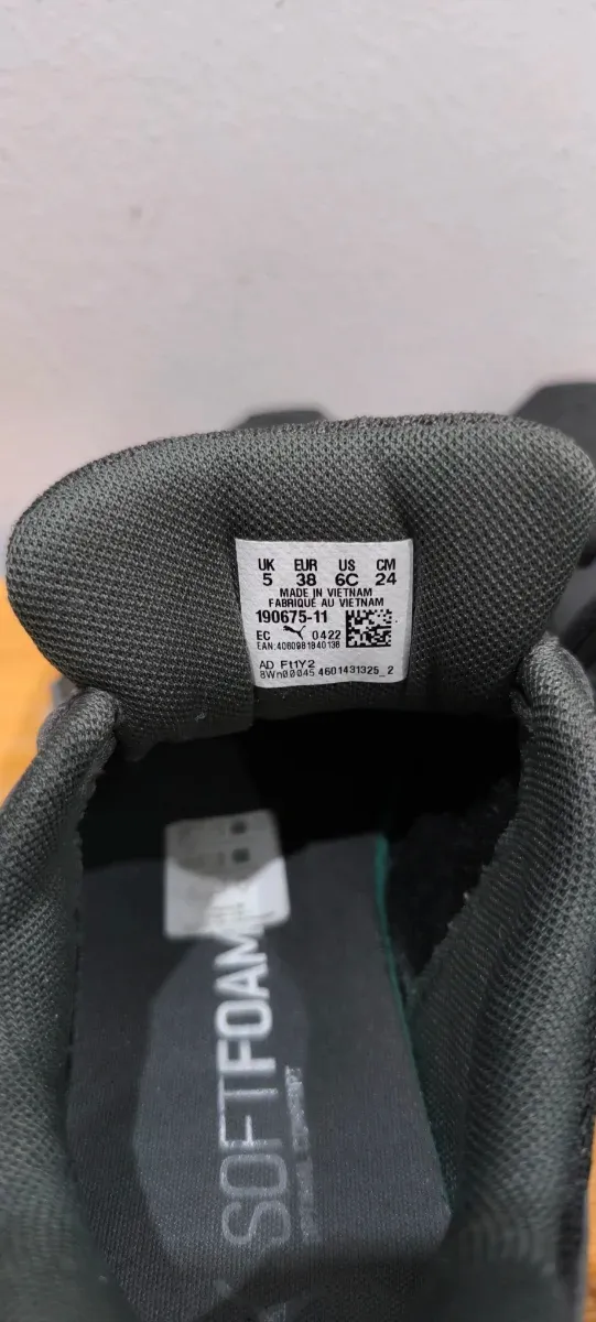 Zapatillas Puma Grises y Amarillas