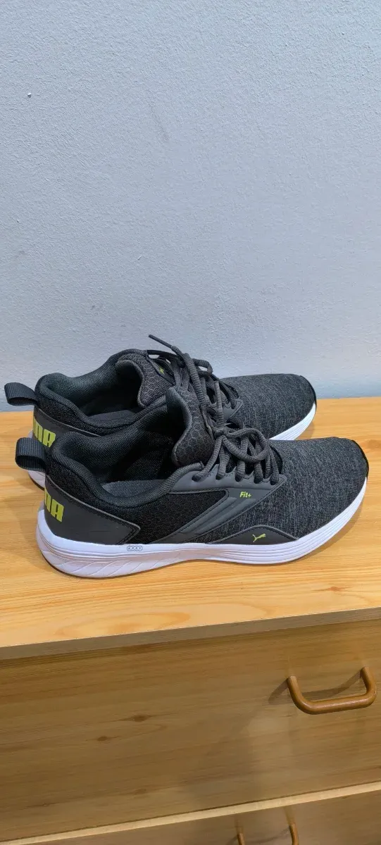 Zapatillas Puma Grises y Amarillas