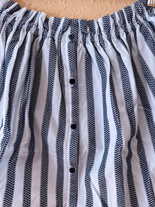 Blusa con escote barco y rayas estampadas de Zara