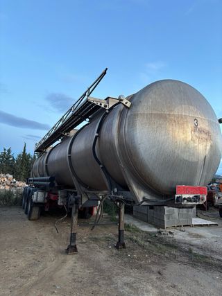 Se venden cisternas de acero Inox y otra normal