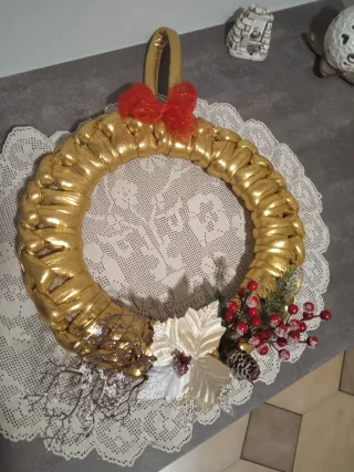 Ghirlanda Natale Marshmallow Dorata con Fiocco Ros