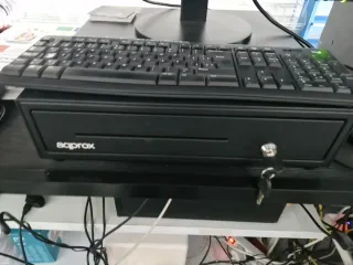 Caja registradora Aprox. con etiquetadora