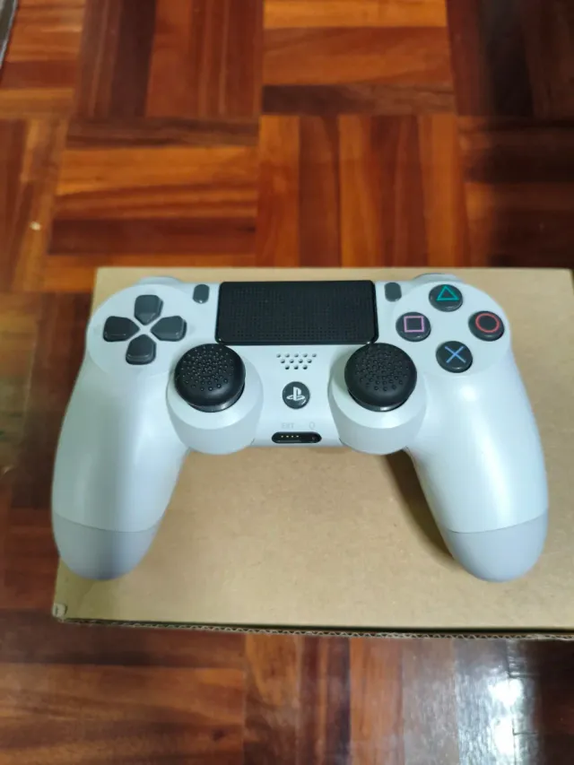 Controller PS4 Bianco Originale Nuovo + Custodia Verde