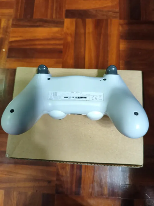 Controller PS4 Bianco Originale Nuovo + Custodia Verde