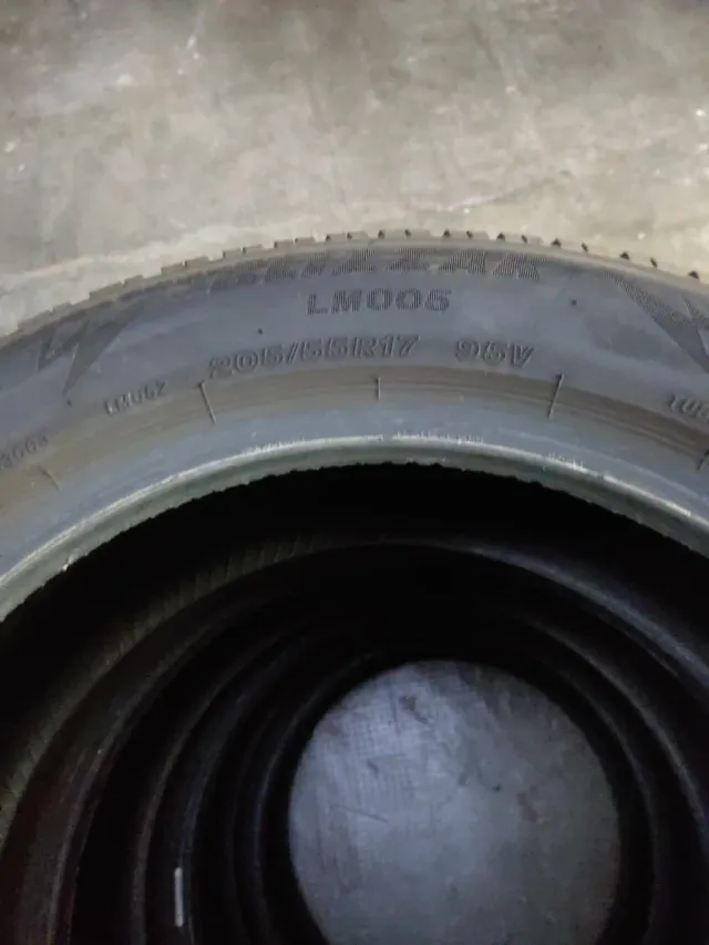 Neumáticos Bridgestone LM 005 invernales 205/55R17