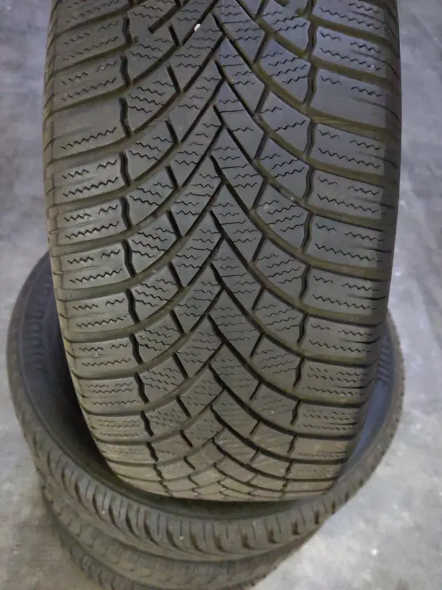 Neumáticos Bridgestone LM 005 invernales 205/55R17