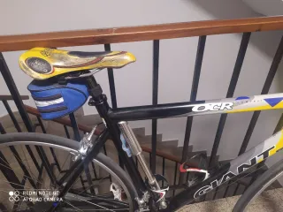 Bicicleta Giant OCR Talla 55 y limpio armarios.