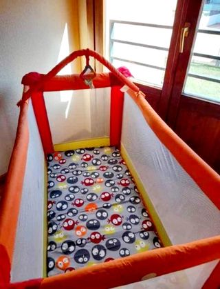 Cuna de viaje plegable