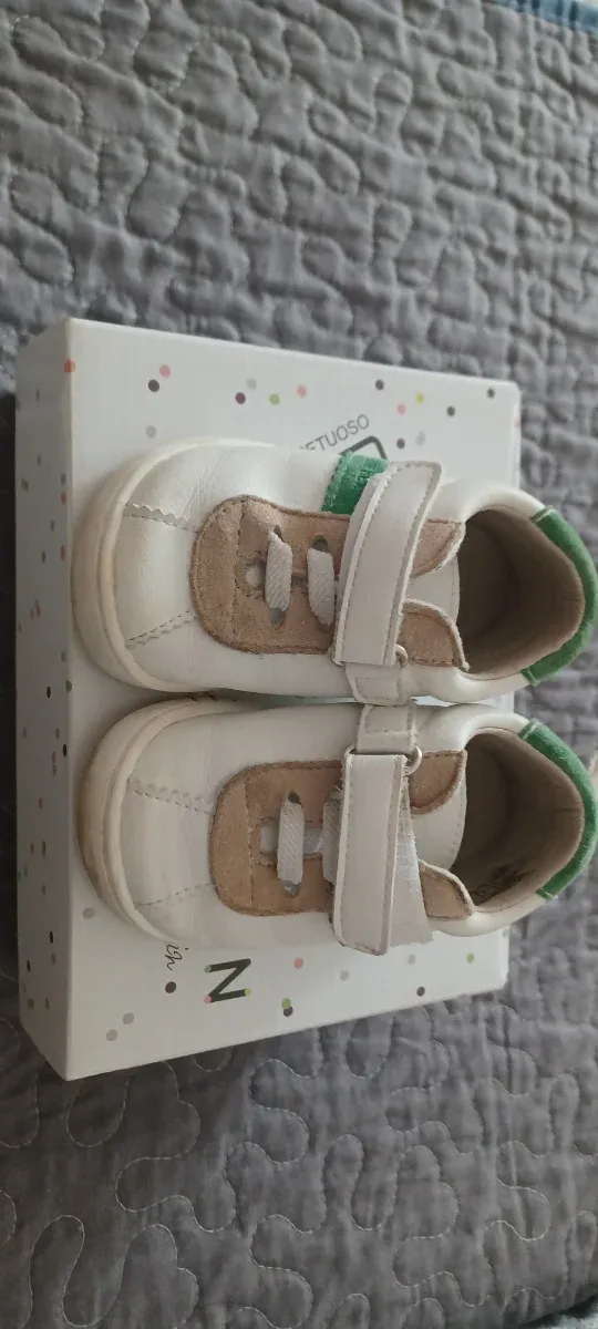 Zapatos bebé blanco y ante