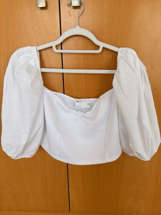 Top blanco manga abullonada
