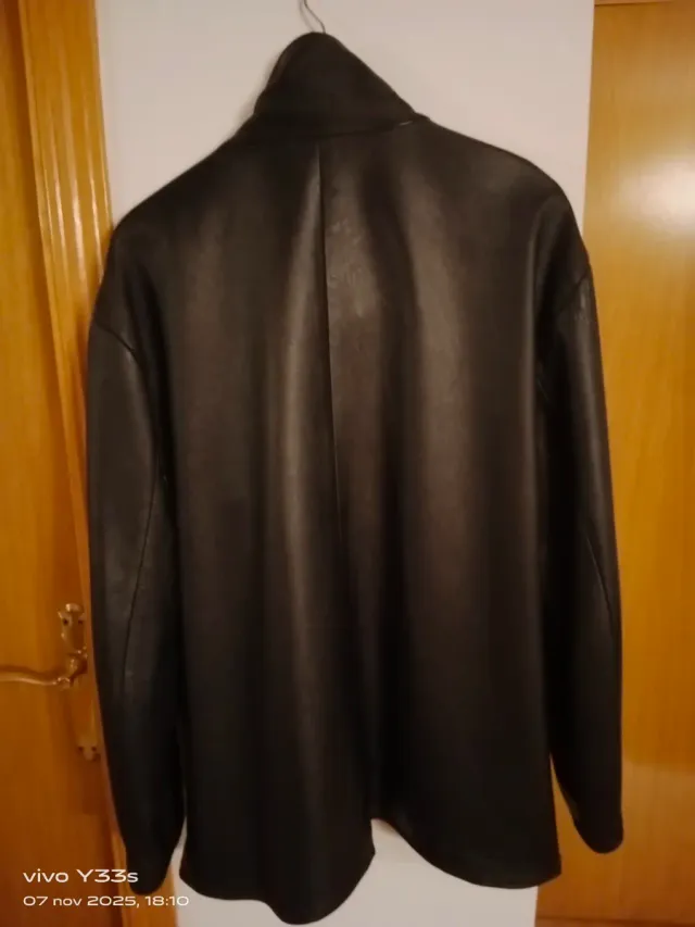 Chaquetón de cuero marrón oscuro
