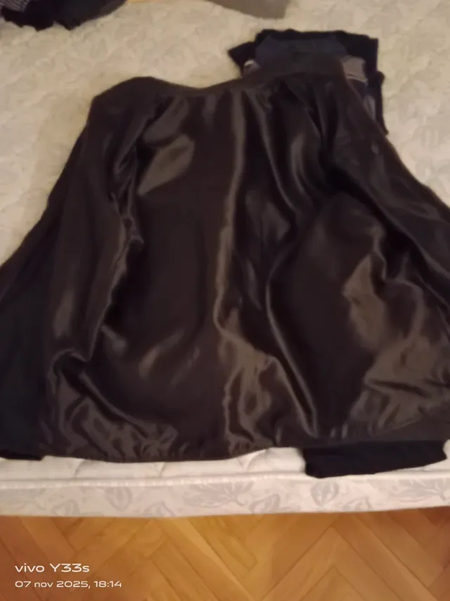 Chaquetón de cuero marrón oscuro