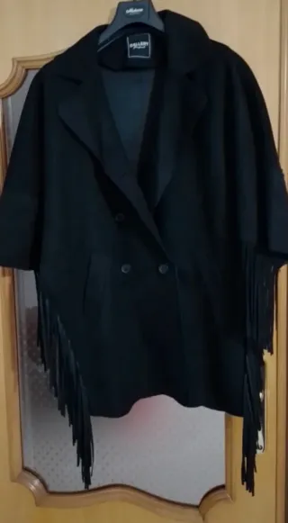 Poncho nero con frange GALLERY taglia unica