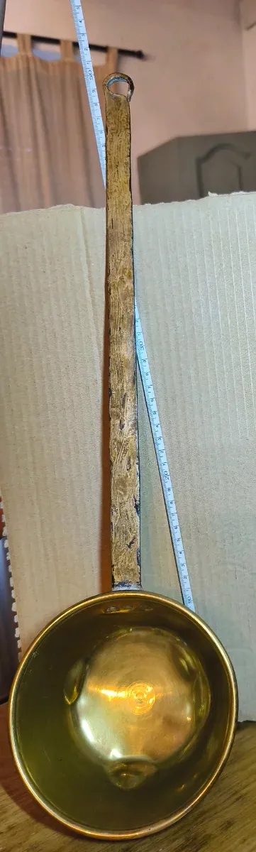 Cazo antiguo de latón