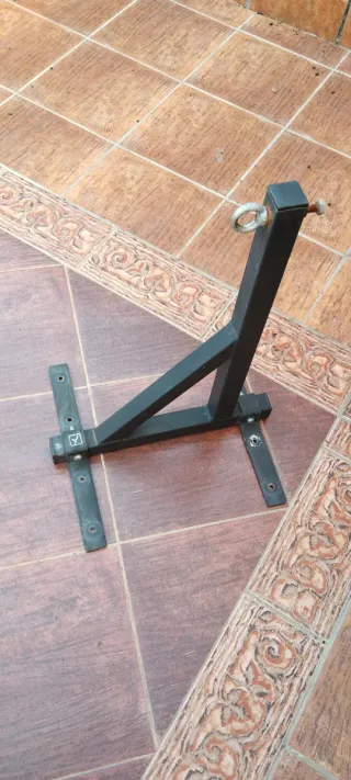 Soporte para saco de boxeo