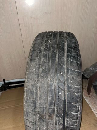 Neumático Radial 205/60 R15 91V