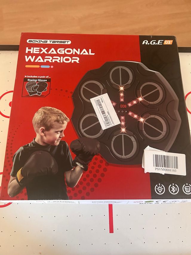 Juego de boxeo Hexagonal Warrior con guantes