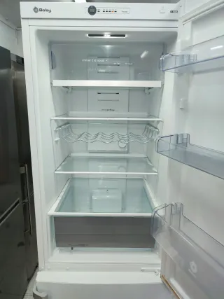 Nevera marca Balay clase A+ 186x60cm con garantía