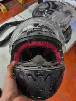 2 Cascos integral moto Afectados por la DANA