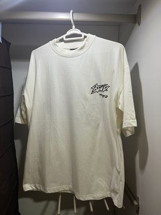 Camiseta blanca con estampado