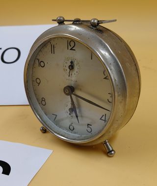 Sveglietta vintage a carica manuale