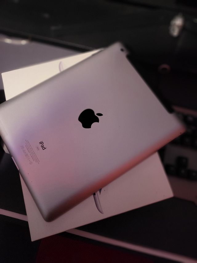 iPad 3ª Gen Plata lleer anuncio