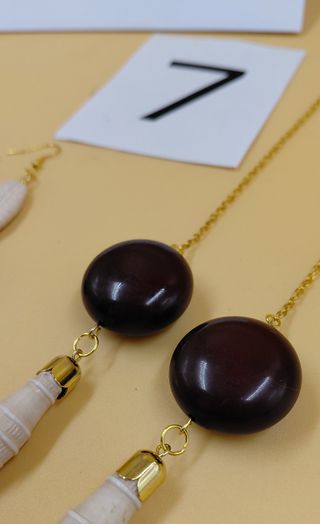 Collana e orecchini in bigiotteria