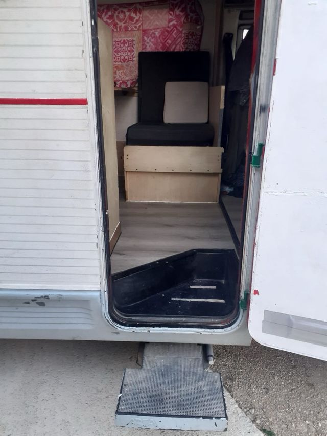 SE VENDE AUTOCARAVANA MUY BARATA!OFERTA!LEER BIEN!