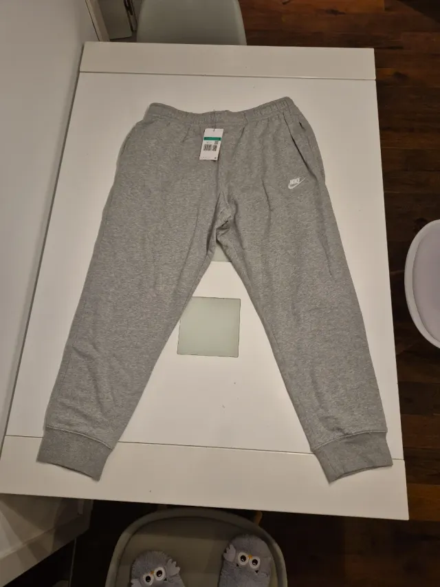 Pantalón chándal Nike gris