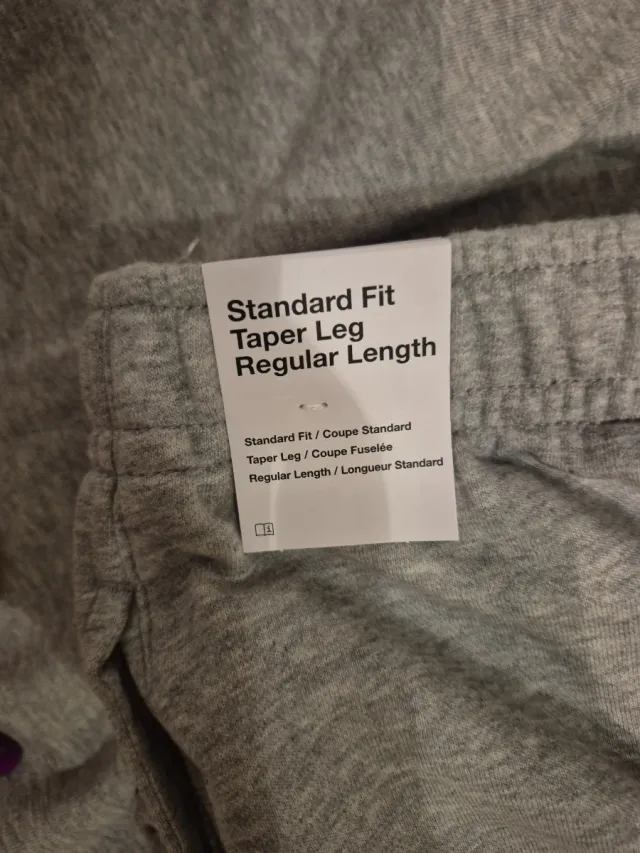 Pantalón chándal Nike gris