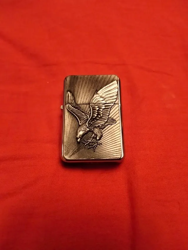 Mechero tipo Zippo Águila
