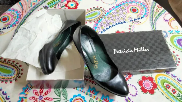 Zapatos de salón Patricia Miller negros